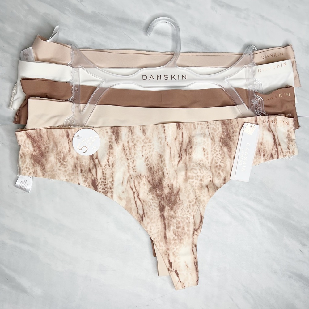 Danskin Intimates 5 No show Panties Large
